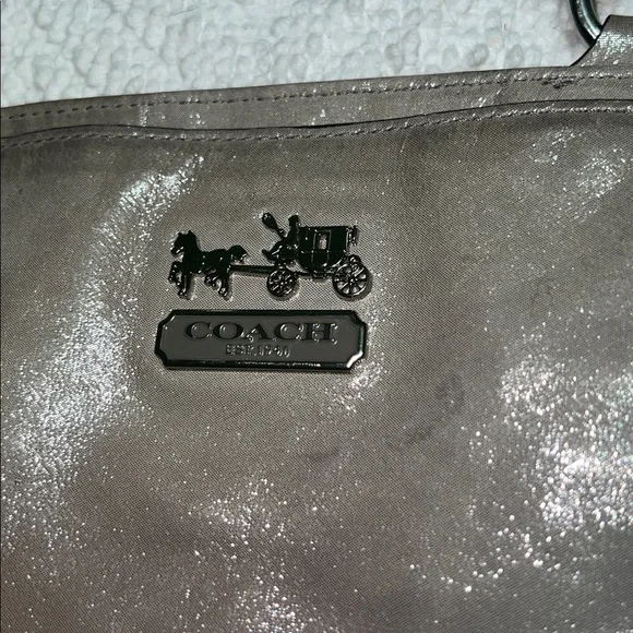 Stunning  Vintage Coach Shimmering Silver Tote Bag - Picture 2 of 9